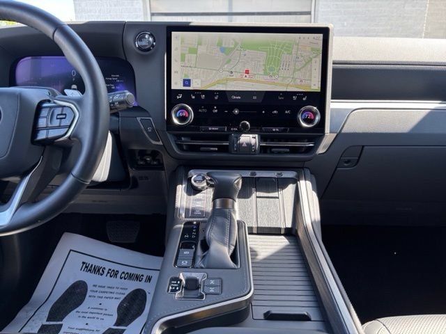Used 2024 Lexus GX 550 AWD/4WD image 12