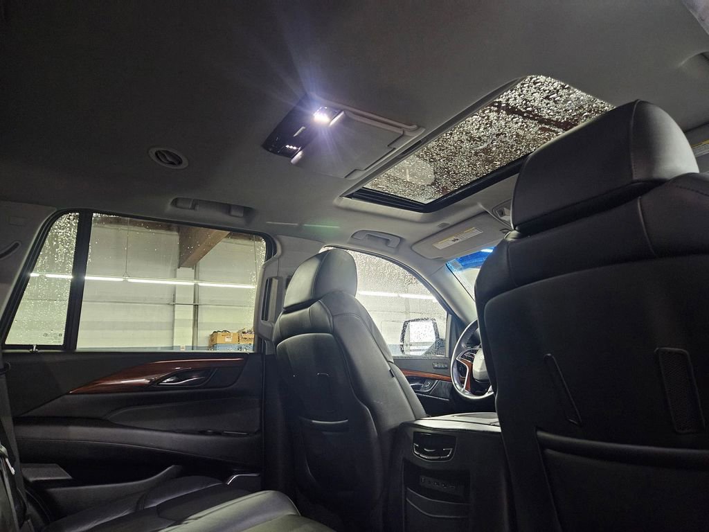 Used 2018 Cadillac Escalade Premium Luxury image 36
