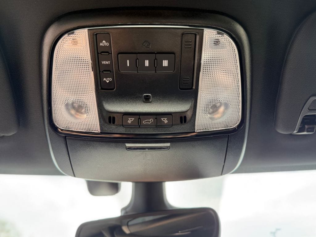 Used 2025 Dodge Durango R/T AWD/4WD image 23