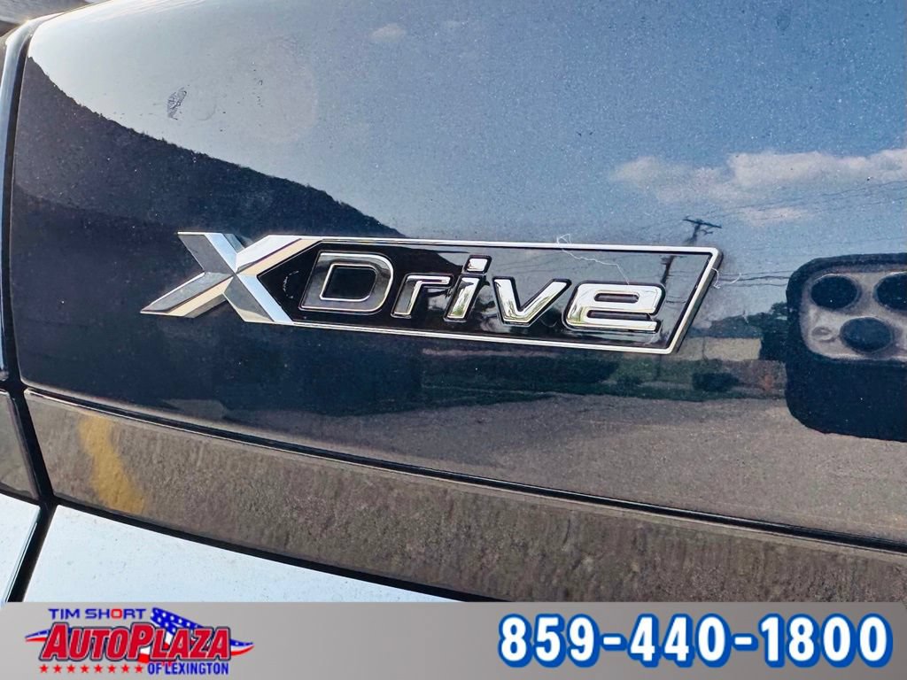 Used 2025 BMW 740i xDrive w/ Premium Package AWD/4WD image 17