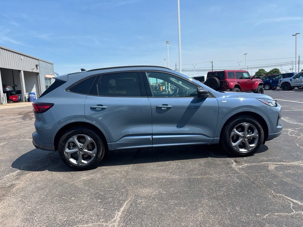 Used 2024 Ford Escape ST-Line w/ Tech Pack #1 AWD/4WD image 6