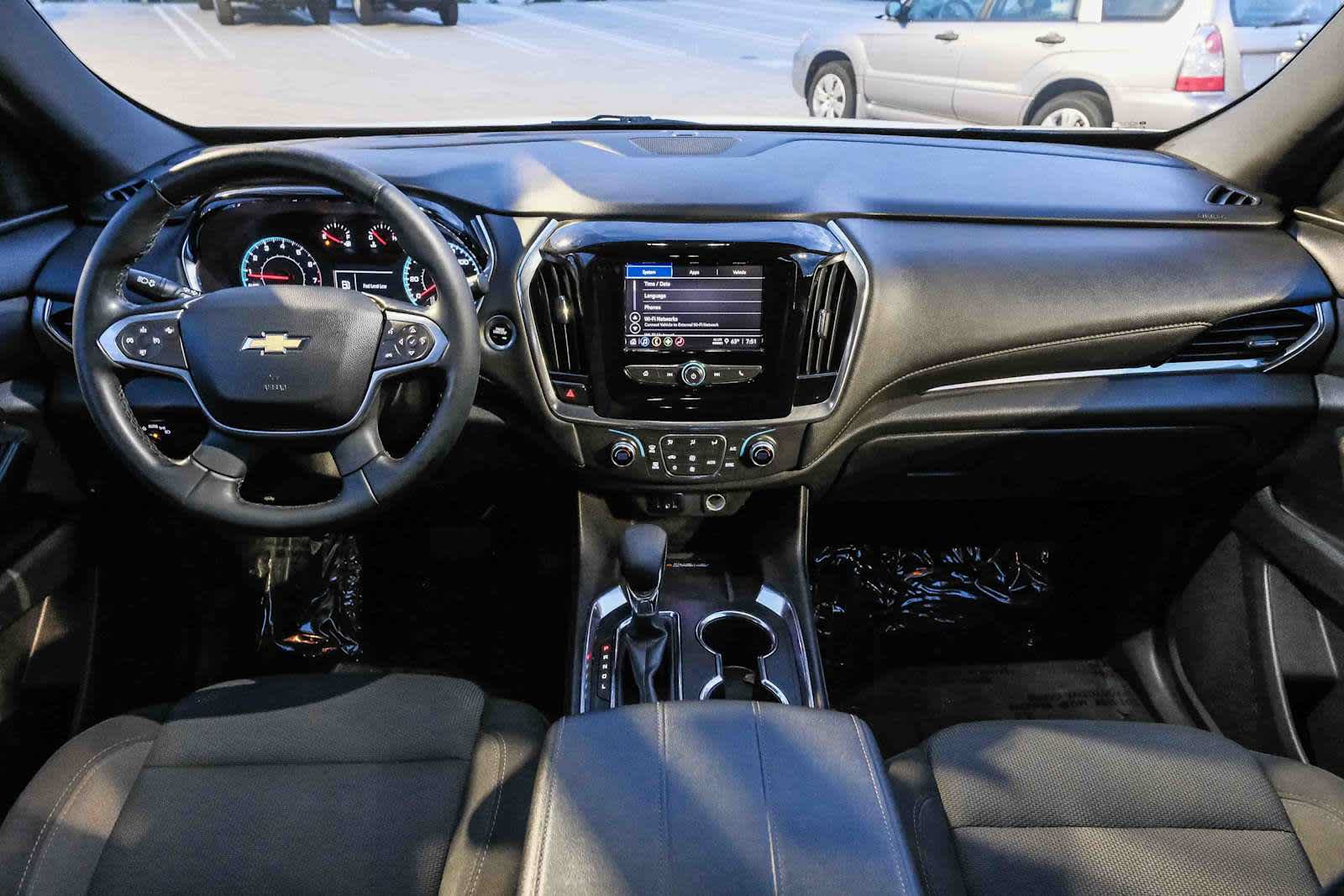 Used 2023 Chevrolet Traverse LT FWD image 13