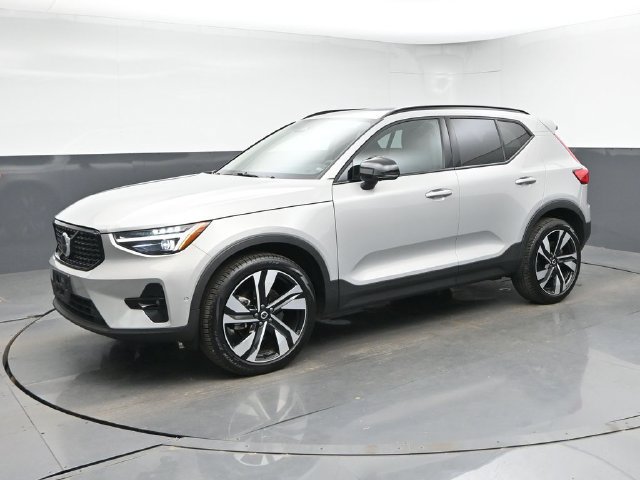 Used 2023 Volvo XC40 B5 Ultimate w/ Protection Package Premier AWD/4WD image 4