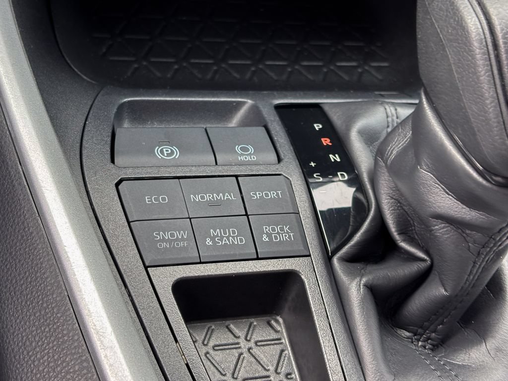 Used 2025 Toyota RAV4 XLE w/ Weather Package AWD/4WD image 36