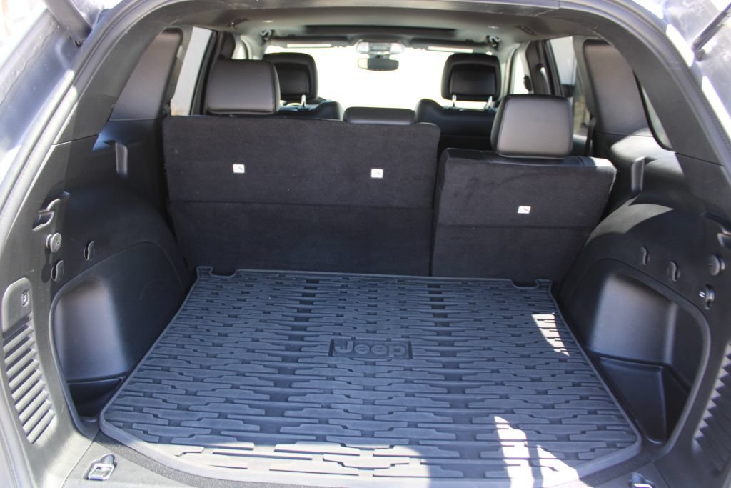 Used 2021 Jeep Grand Cherokee Limited RWD image 10