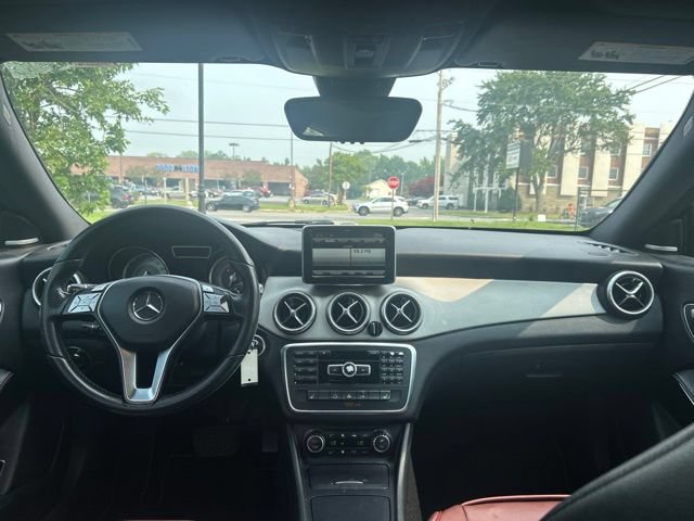Used 2014 Mercedes-Benz CLA 250 image 3