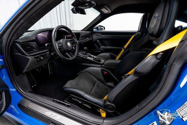 Used 2025 Porsche 911 GT3 RWD image 35