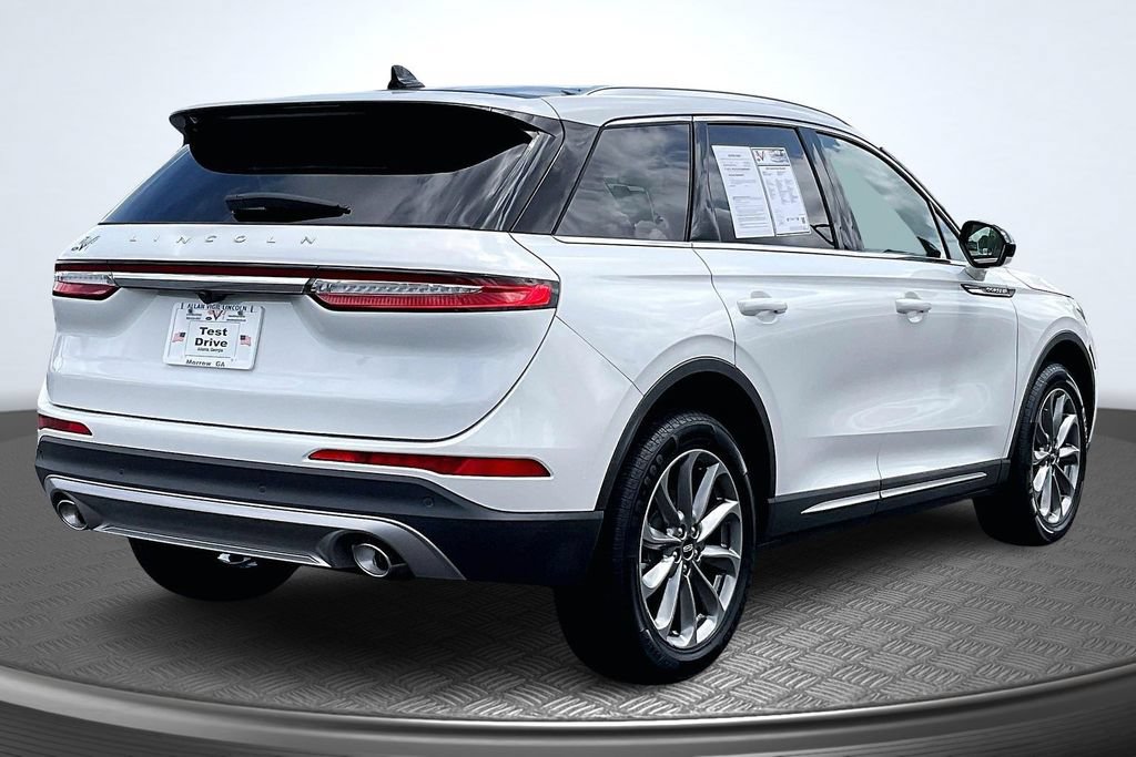 Used 2022 Lincoln Corsair FWD w/ Premium Package image 7