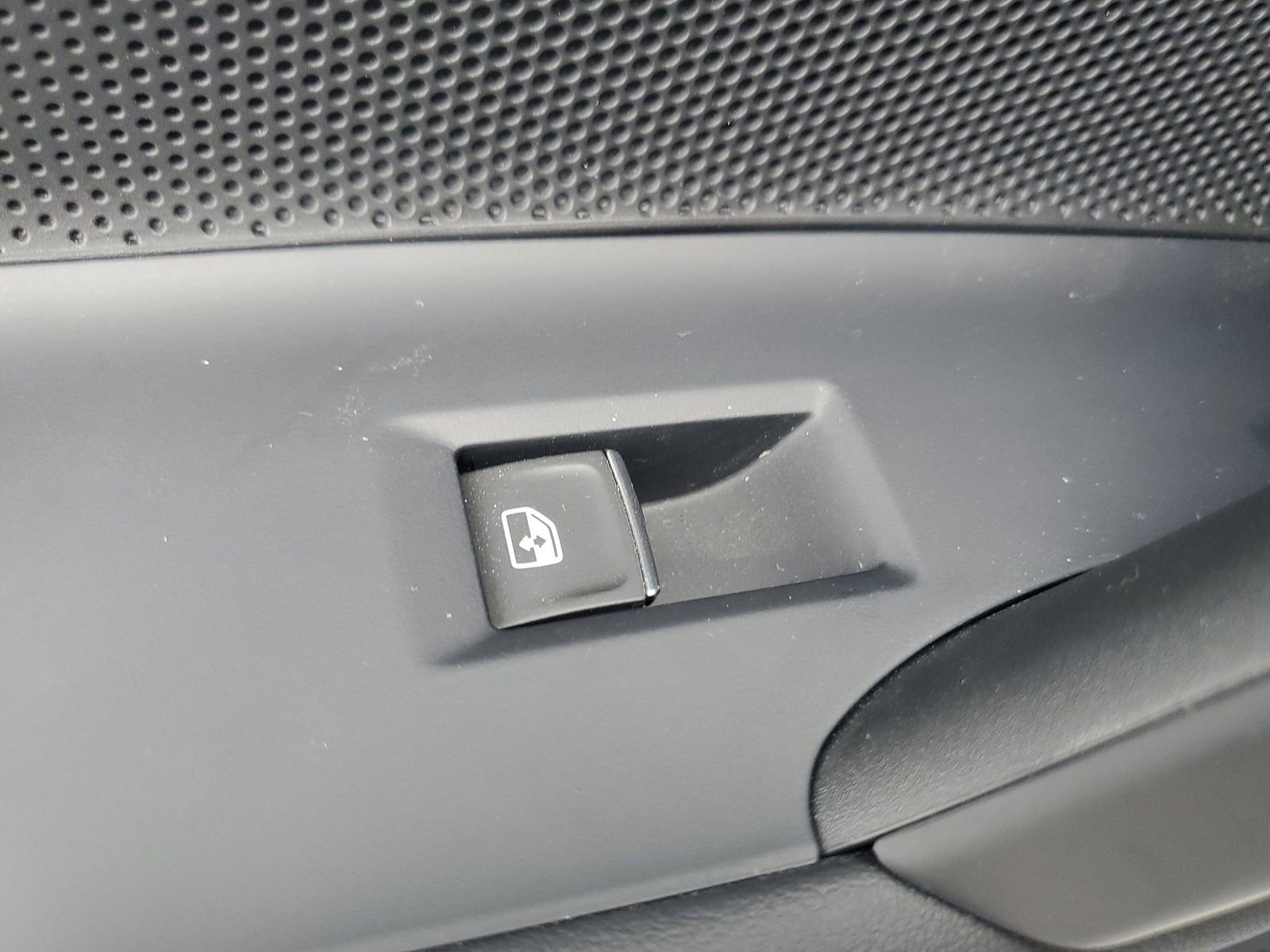 Used 2025 Audi Q5 Premium w/ Convenience Package image 16