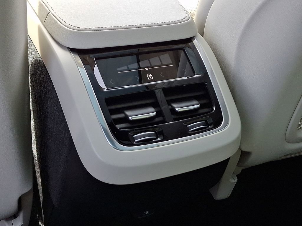 Used 2022 Volvo XC90 T6 Inscription AWD/4WD image 11