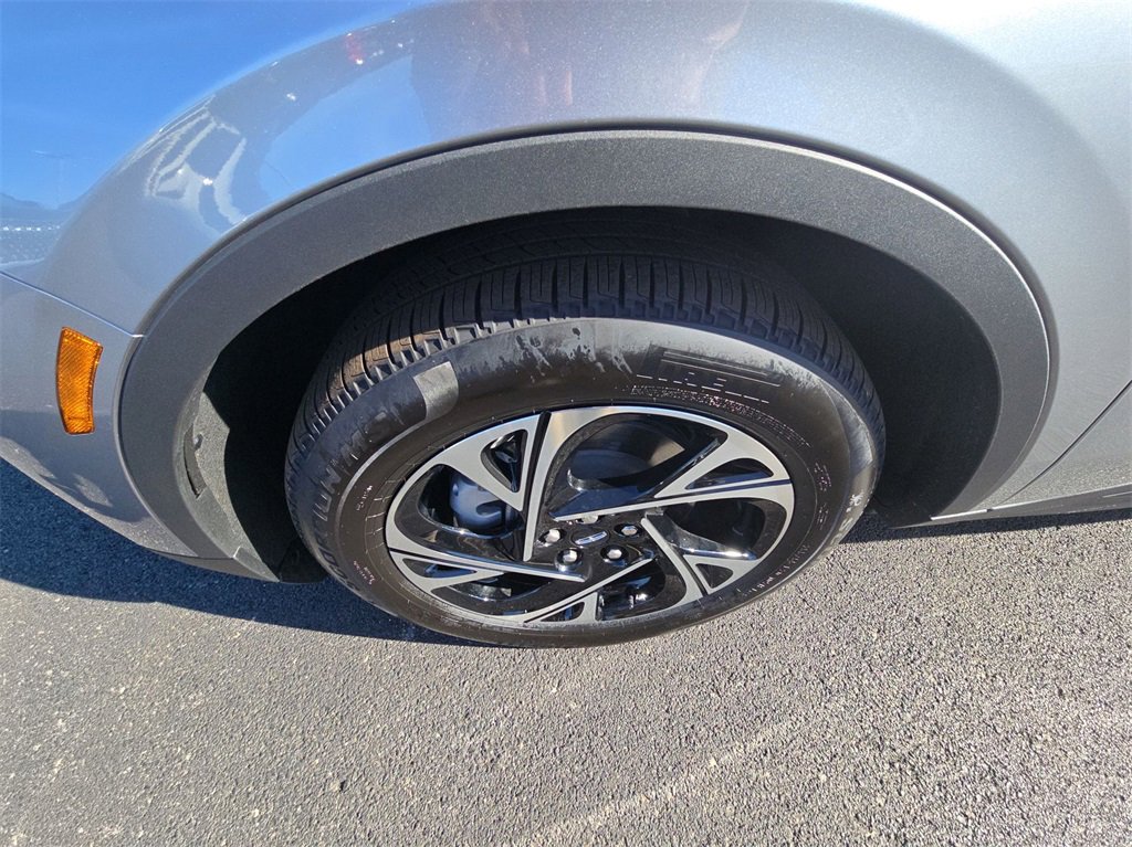 New 2025 Lincoln Nautilus Premier w/ Equipment Group 102A image 16