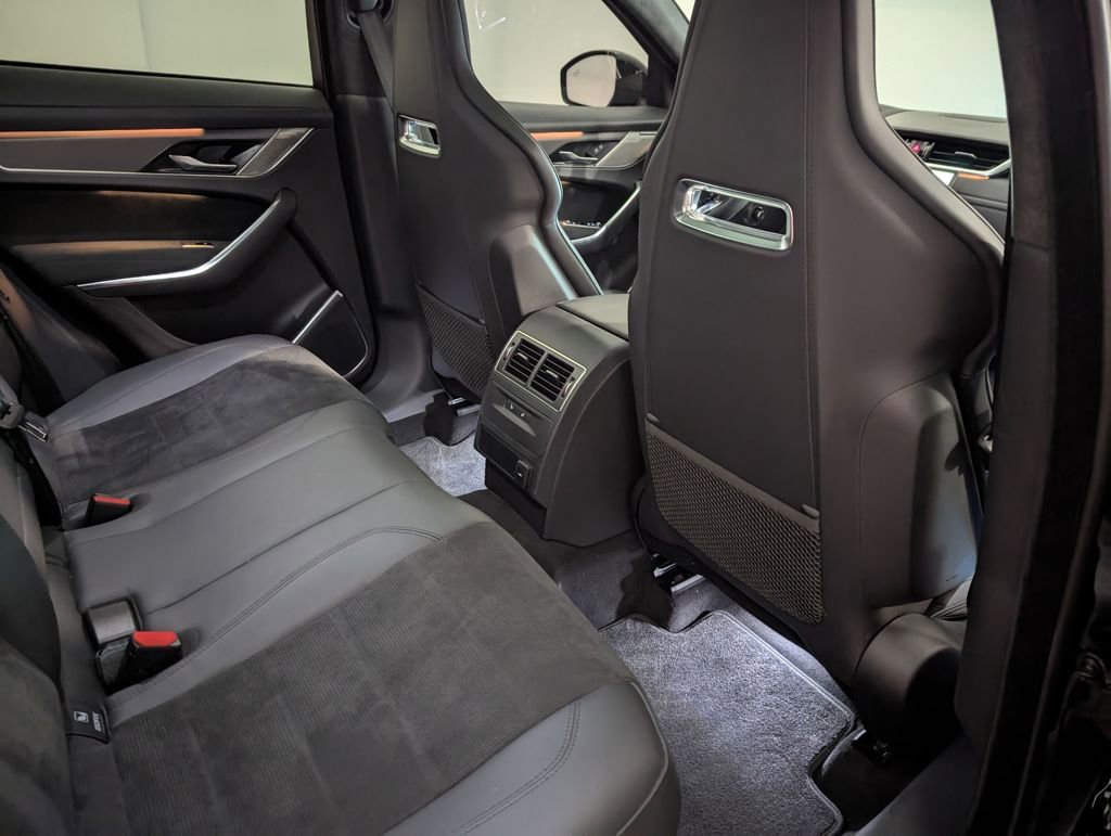 Used 2022 Jaguar F-PACE SVR image 35