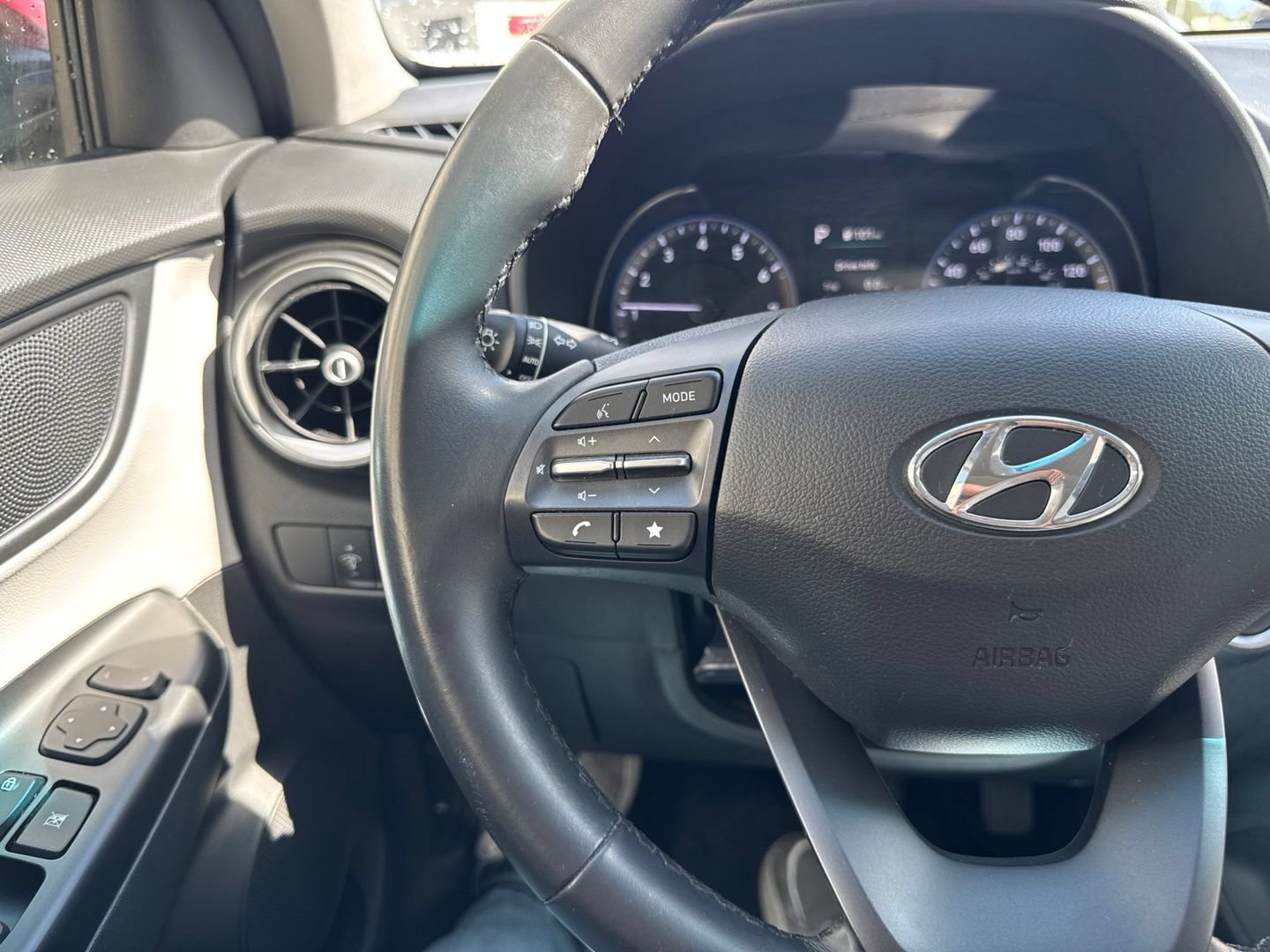 Used 2022 Hyundai Kona SEL w/ Convenience Package AWD/4WD image 22