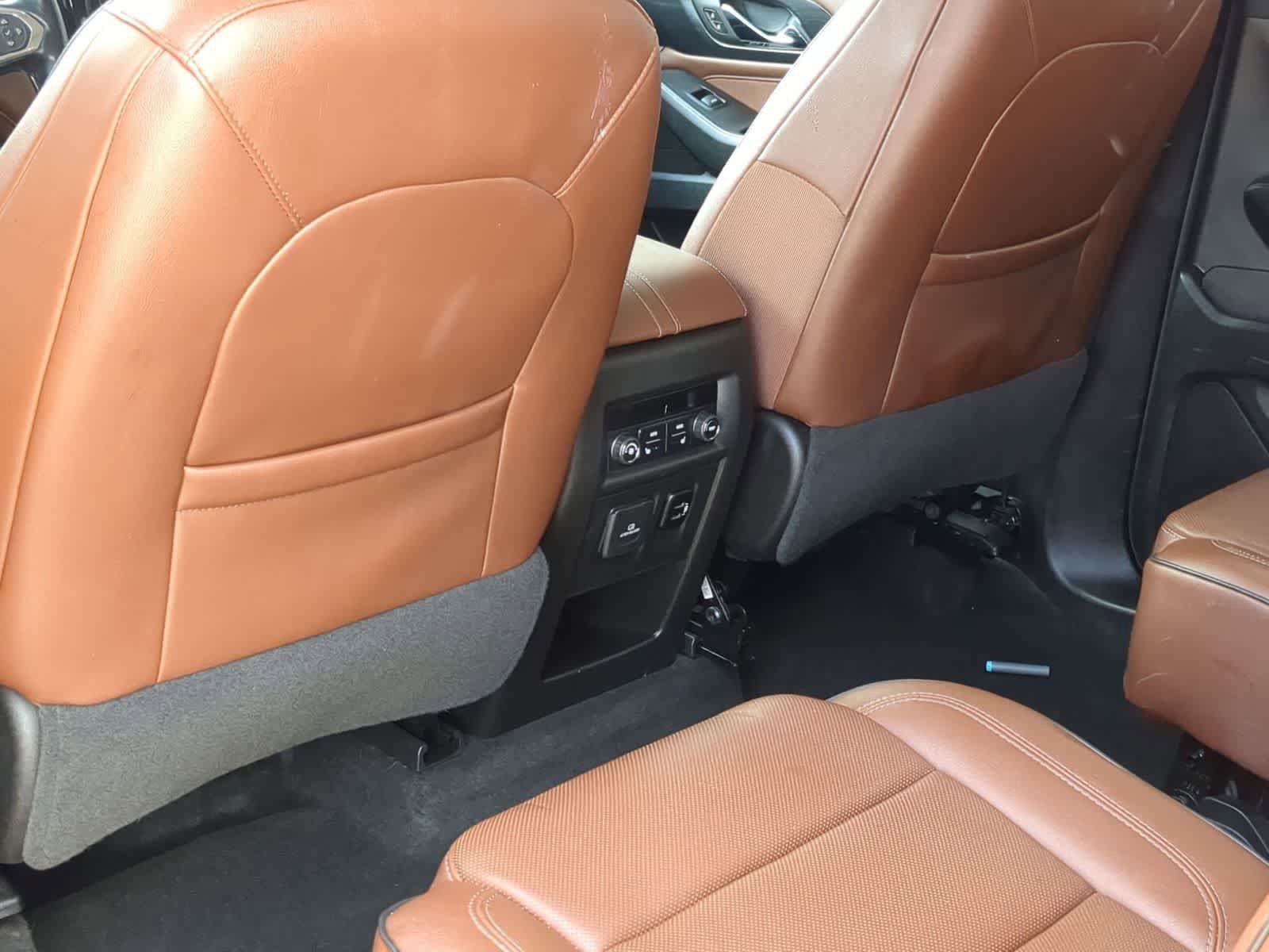 Used 2018 Chevrolet Traverse High Country AWD/4WD image 18