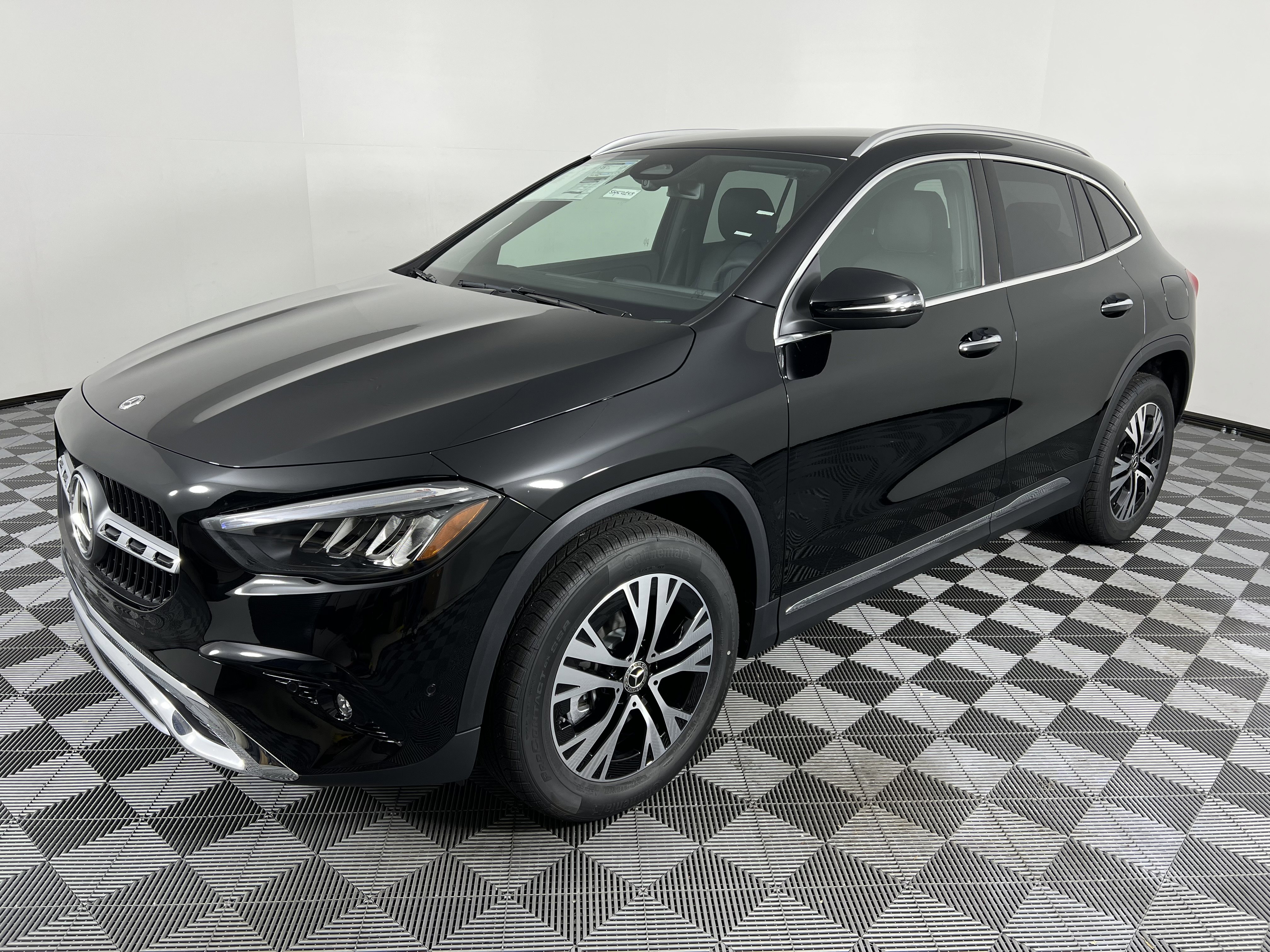 New 2025 Mercedes-Benz GLA 250 4MATIC image 8