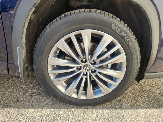 Used 2021 Toyota Highlander Platinum AWD/4WD image 21