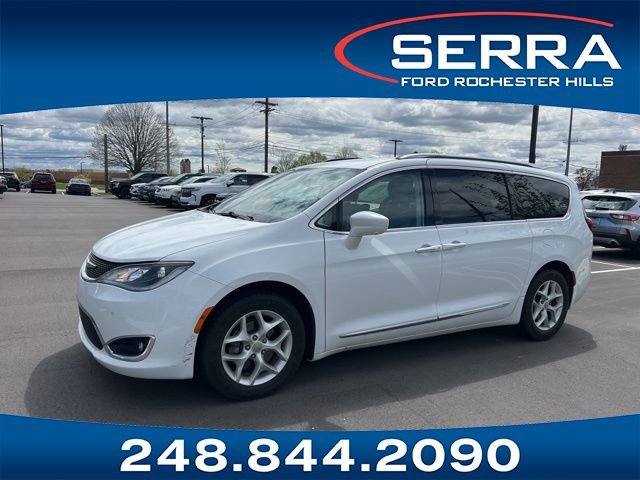 Used 2017 Chrysler Pacifica Touring-L Plus FWD image 1