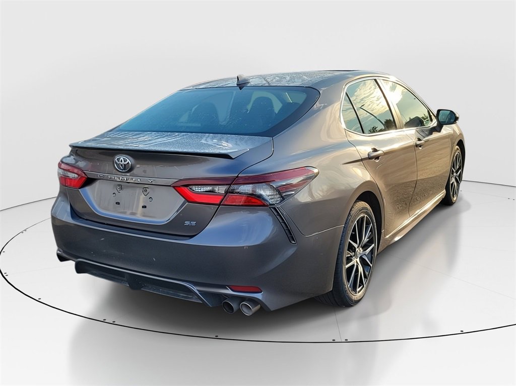 Used 2023 Toyota Camry SE image 4