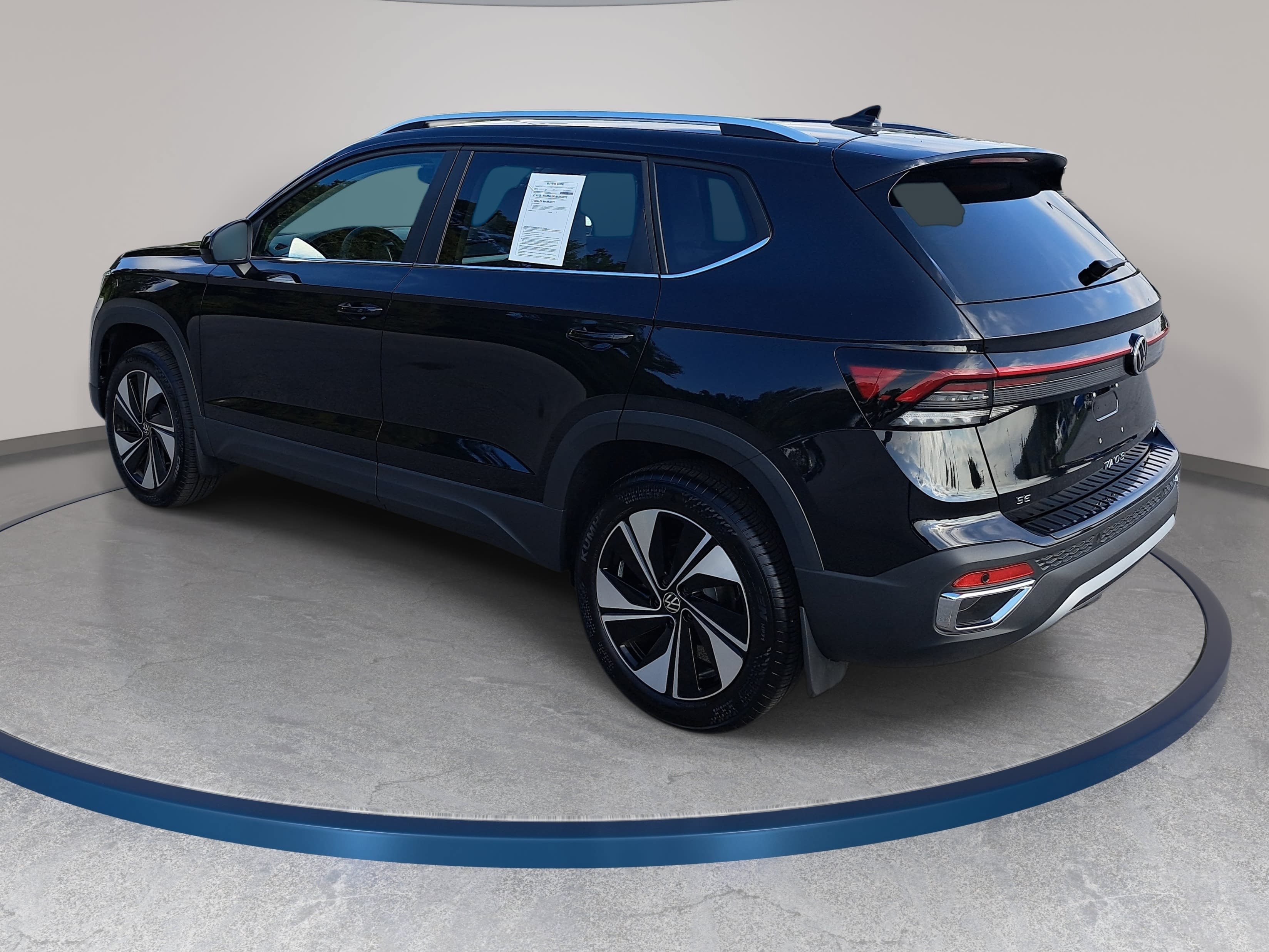 Used 2026 Volkswagen Taos SE AWD/4WD image 7