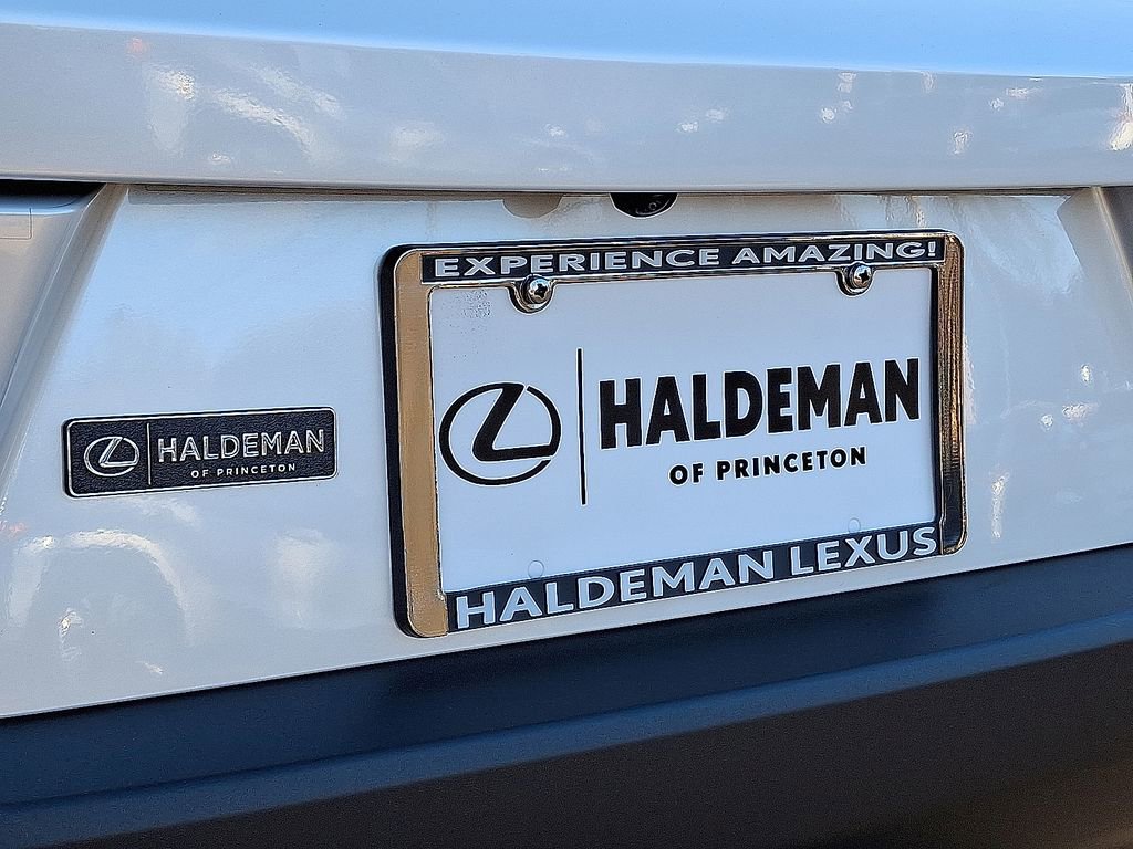 Used 2025 Lexus UX 300h AWD w/ Accessory Package (Z2) image 31