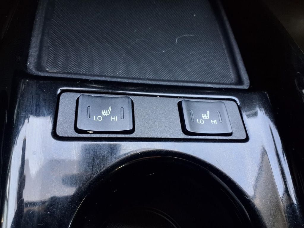 Used 2020 Toyota Prius Prime LE w/ Carpet Mat Package FWD image 28