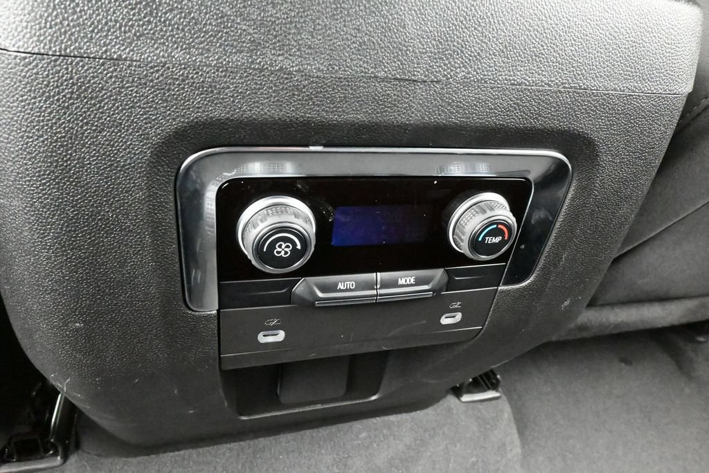 Used 2024 Chevrolet Tahoe LS RWD image 37