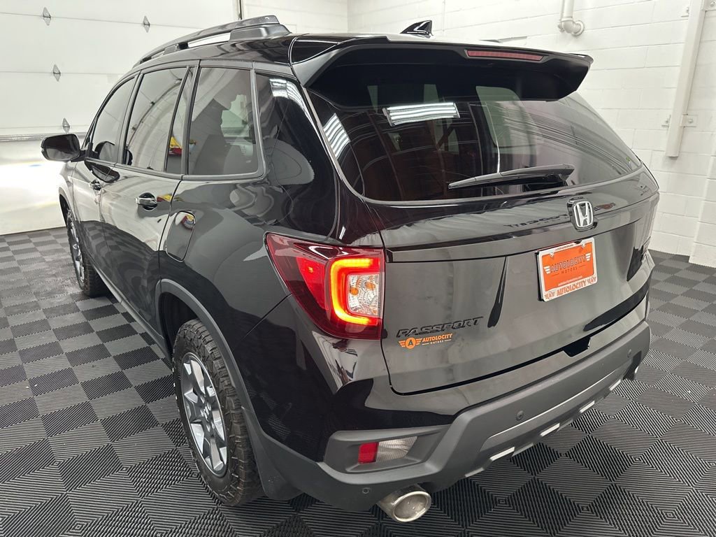 Used 2025 Honda Passport TrailSport image 7
