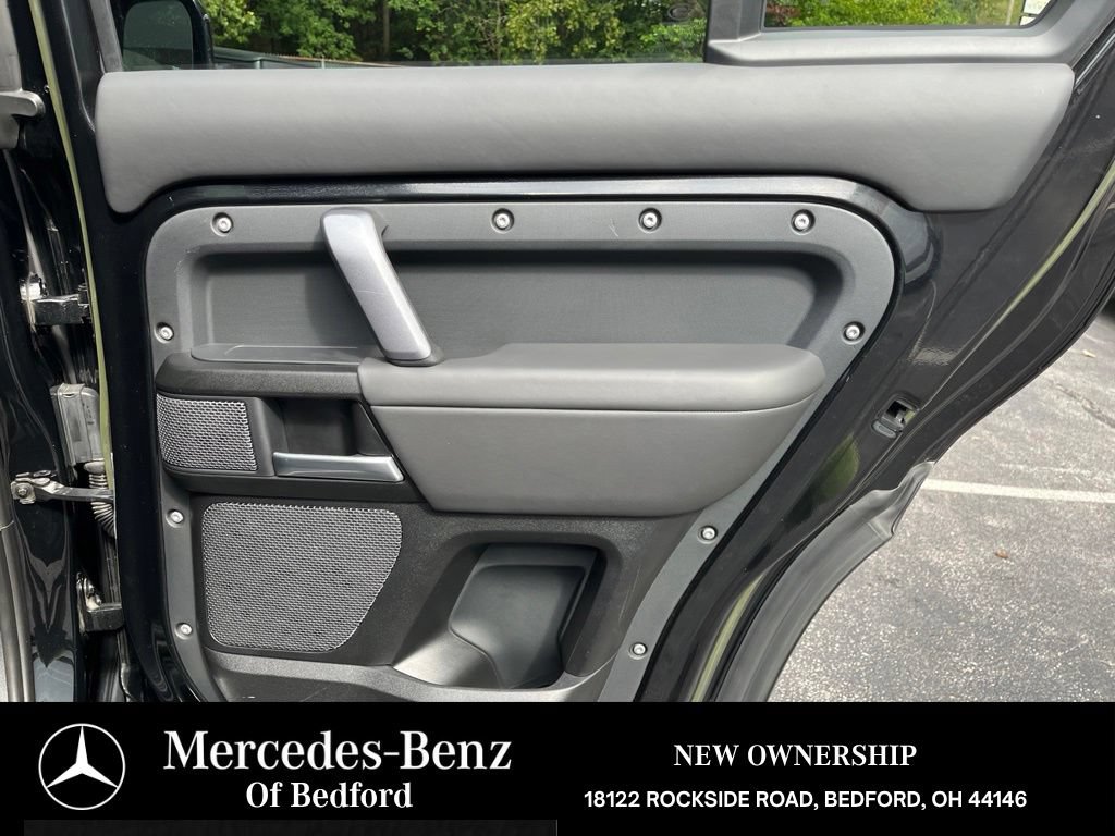 Used 2023 Land Rover Defender 110 V8 AWD/4WD image 17