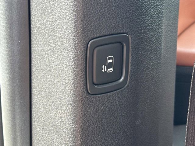 Used 2023 Kia Carnival SX Prestige image 21