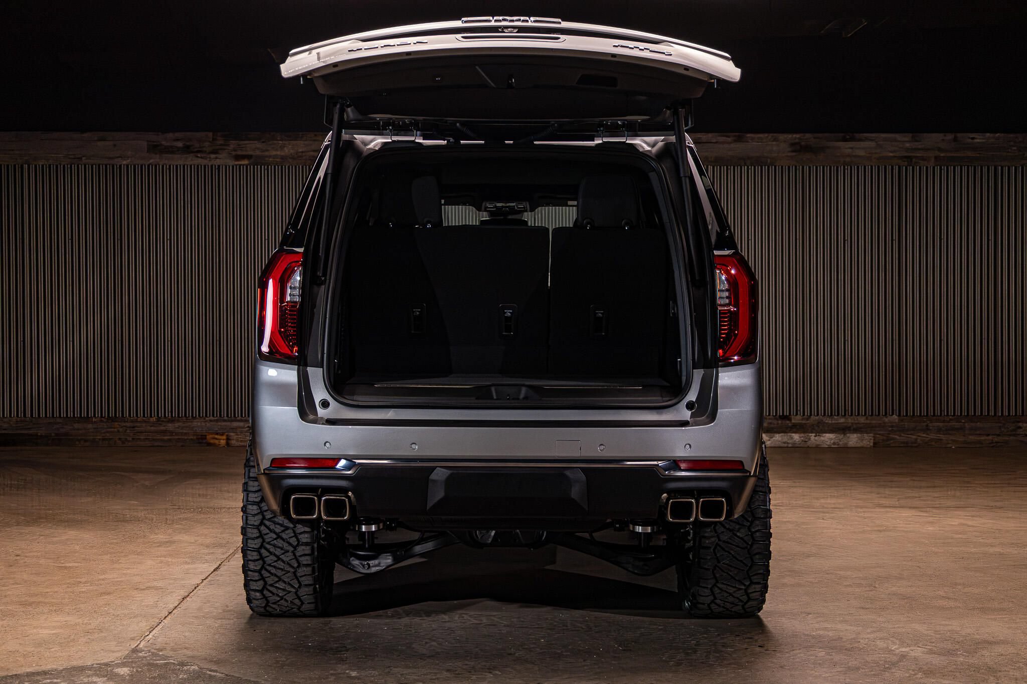 Used 2026 GMC Yukon AT4 AWD/4WD image 9