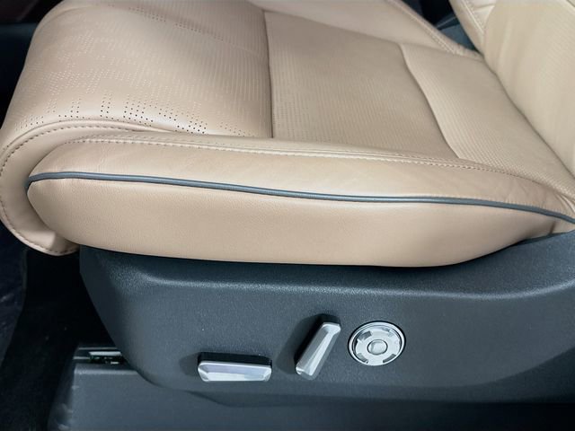 New 2025 Lincoln Navigator L Black Label AWD/4WD image 20