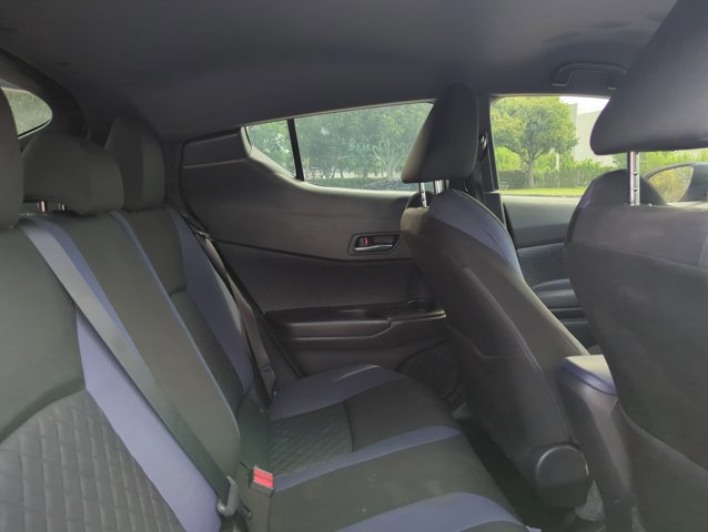 Used 2020 Toyota C-HR XLE FWD image 21