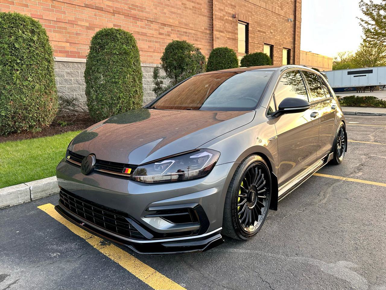 Used 2019 Volkswagen Golf R 4-Door AWD/4WD image 5