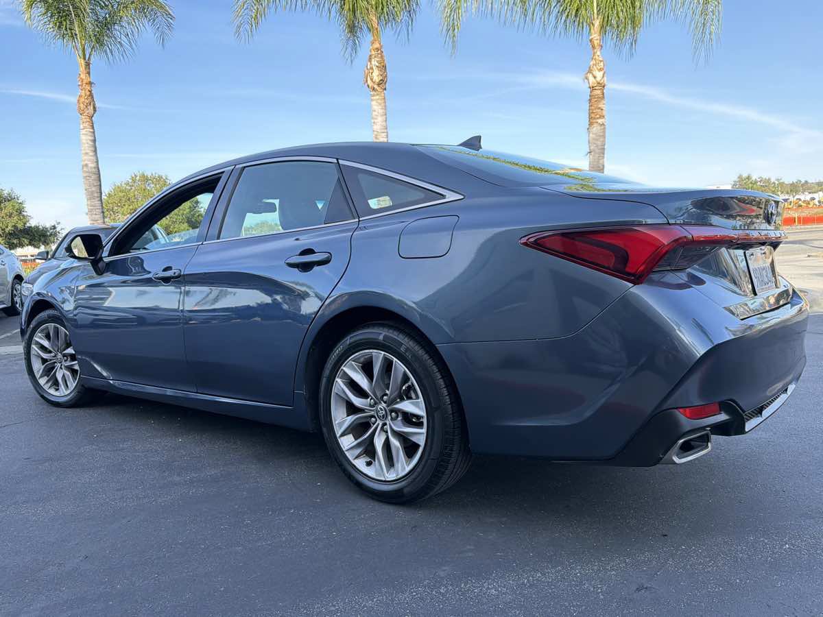 Used 2022 Toyota Avalon XLE image 10