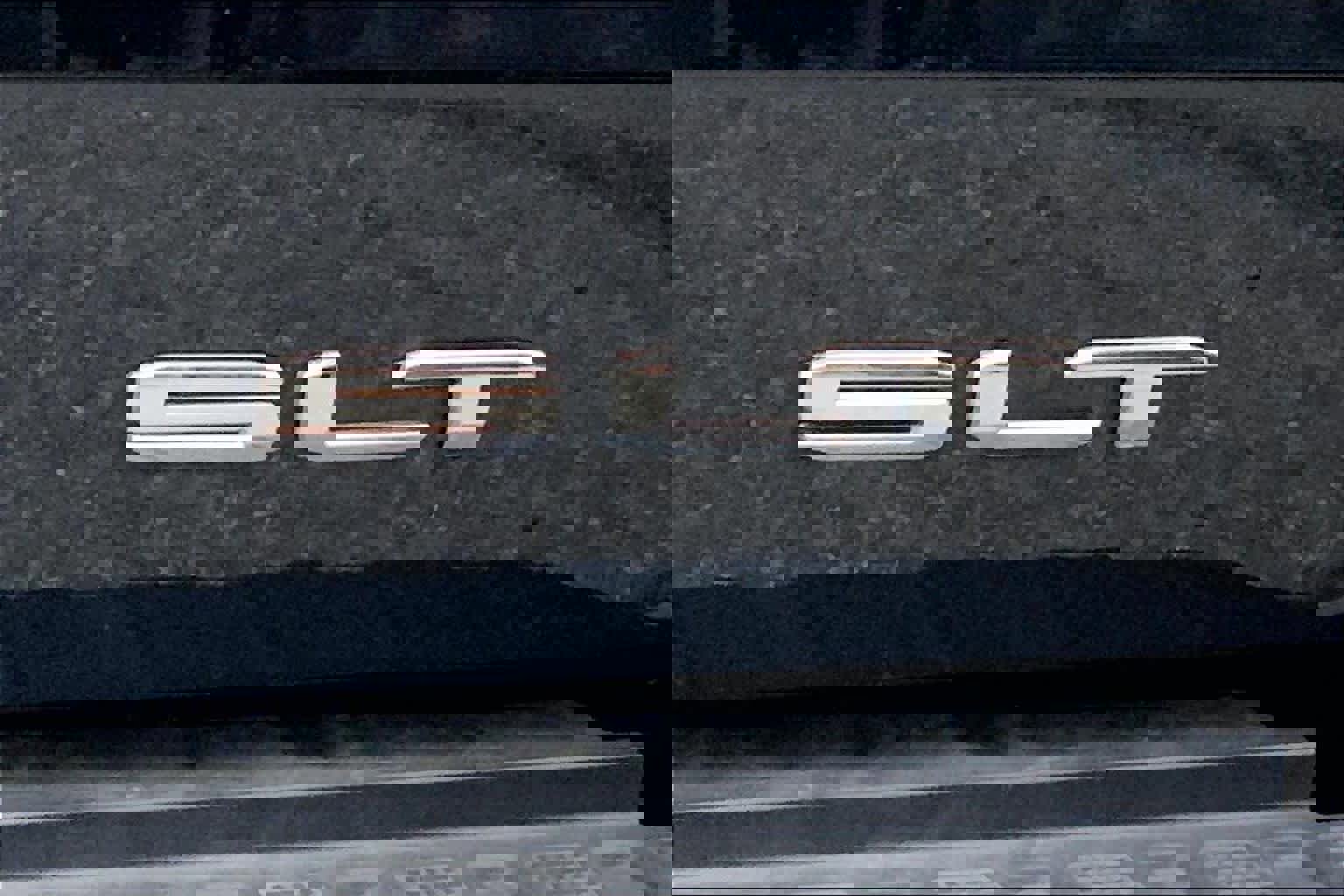 Used 2025 GMC Sierra 1500 SLT image 9