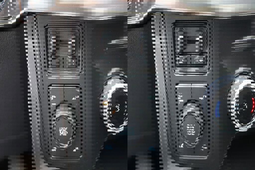 Used 2023 Ford F150 Lariat w/ Equipment Group 502A High image 28