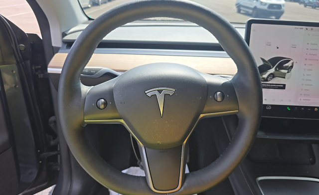 Used 2023 Tesla Model Y Long Range AWD/4WD image 6