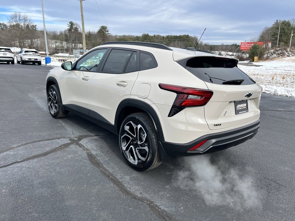 New 2026 Chevrolet Trax RS w/ Sunroof Package image 24