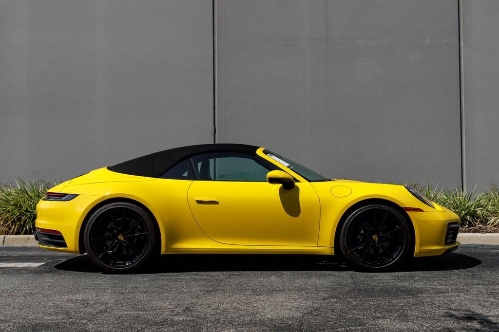 Used 2022 Porsche 911 Carrera RWD image 6