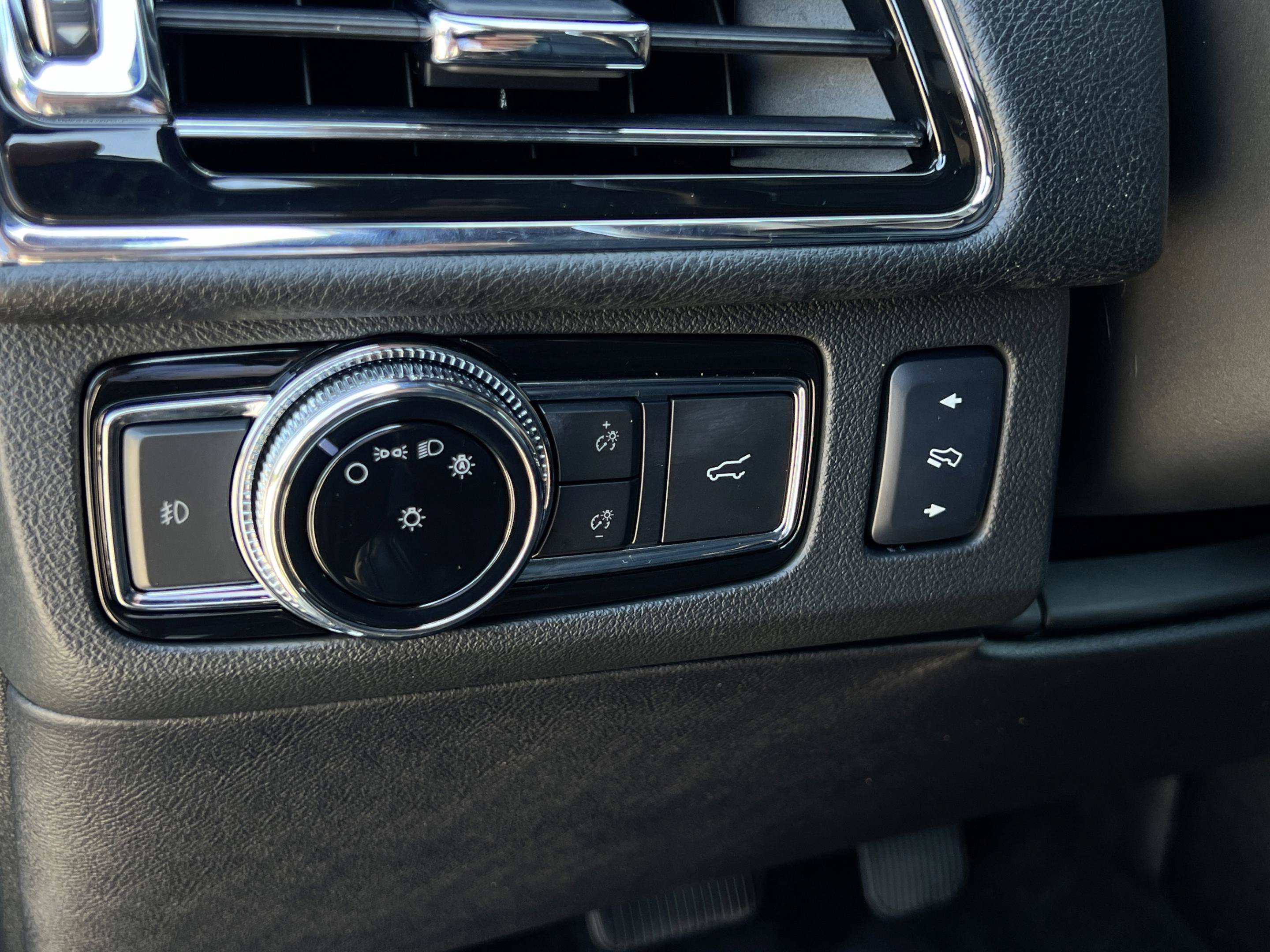 Used 2018 Lincoln Navigator L Reserve w/ Technology Package AWD/4WD image 28