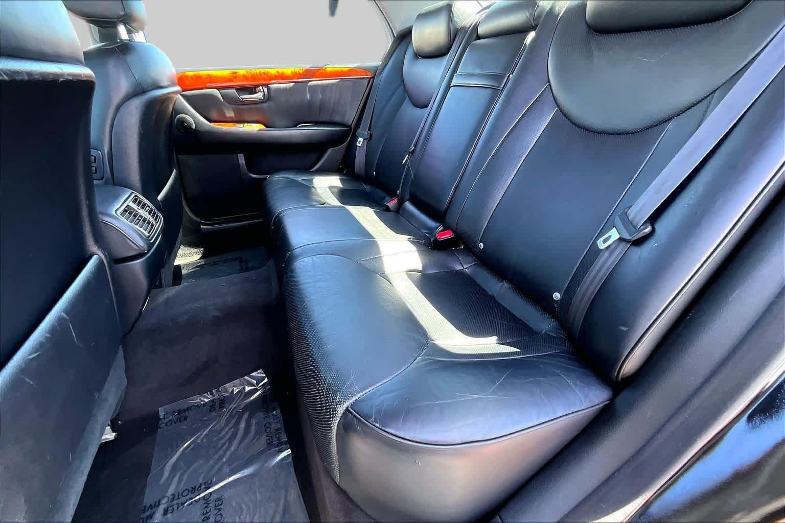 Used 2004 Lexus LS 430 RWD image 20