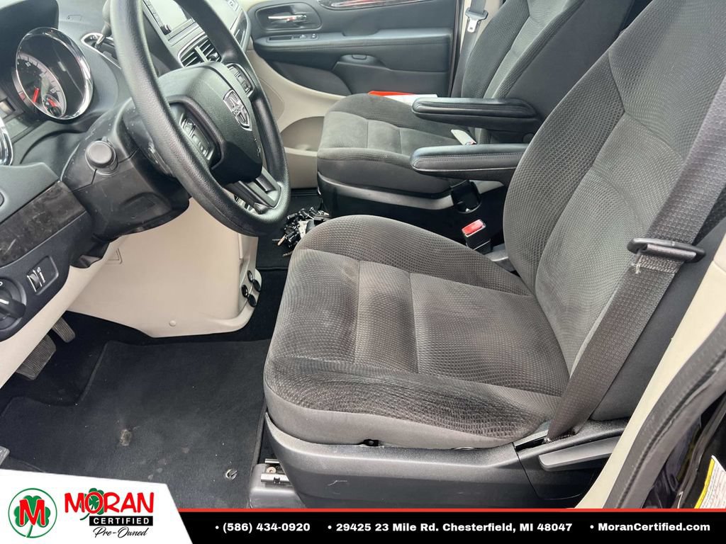 Used 2018 Dodge Grand Caravan SE w/ UConnect Hands-Free Group FWD image 18