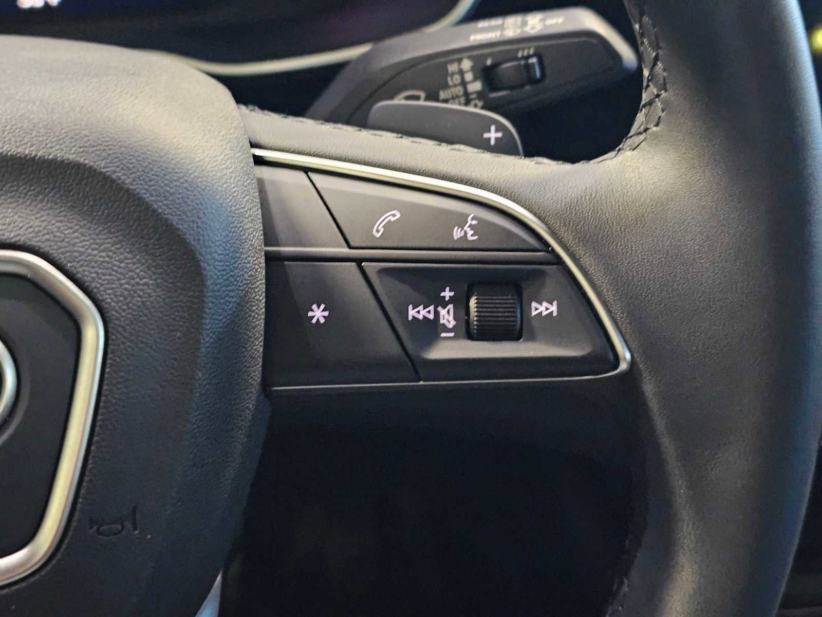 Used 2025 Audi Q3 2.0T Premium w/ Convenience Package image 28