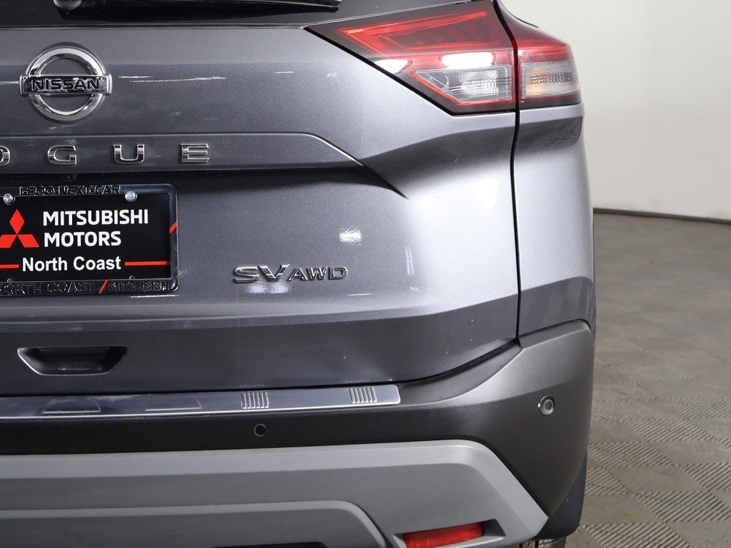 Used 2021 Nissan Rogue SV w/ Premium Package image 16