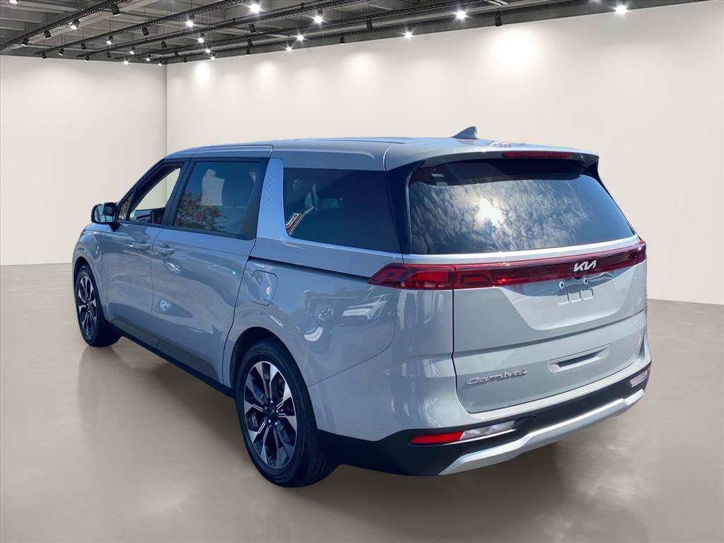 Certified 2022 Kia Carnival EX FWD image 5
