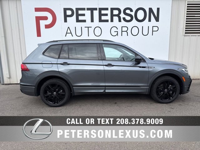 Used 2022 Volkswagen Tiguan SE R-Line image 2
