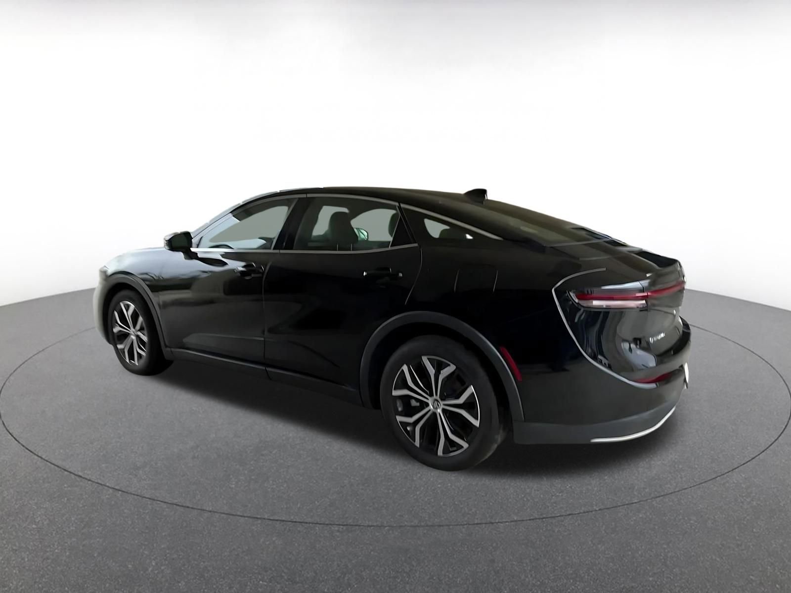 Used 2025 Toyota Crown XLE image 10