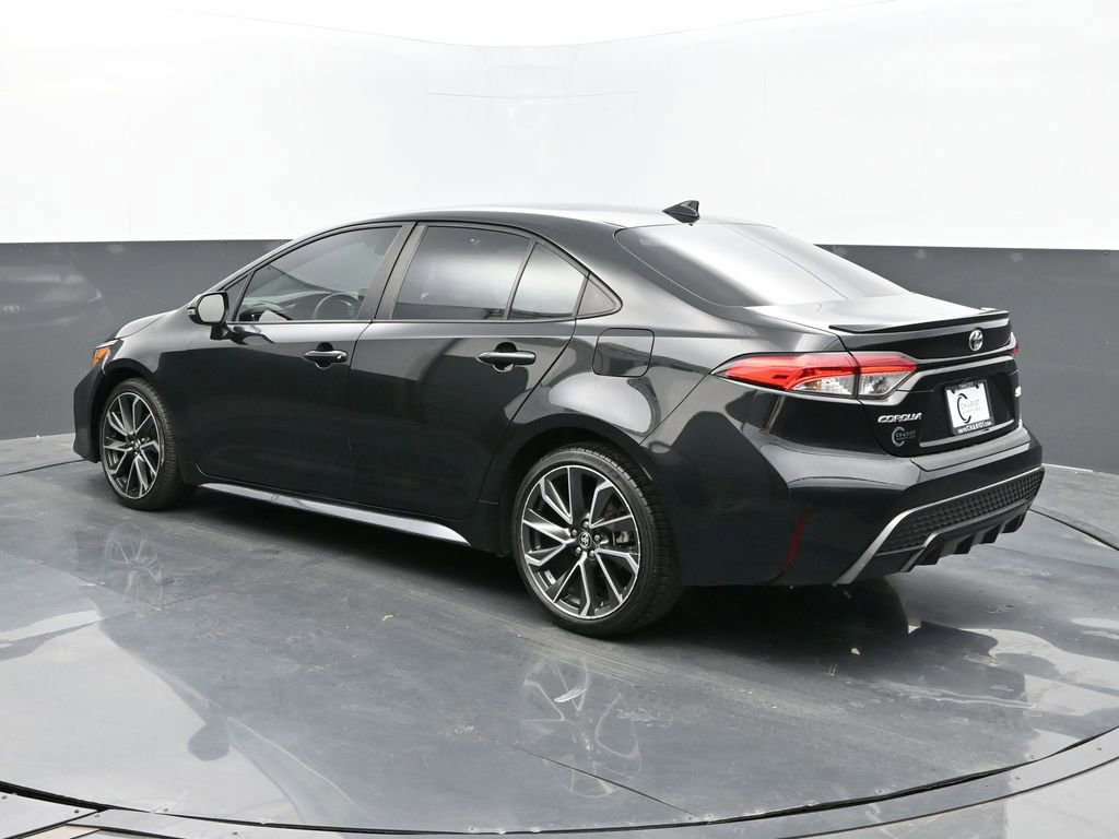 Used 2022 Toyota Corolla SE FWD image 3