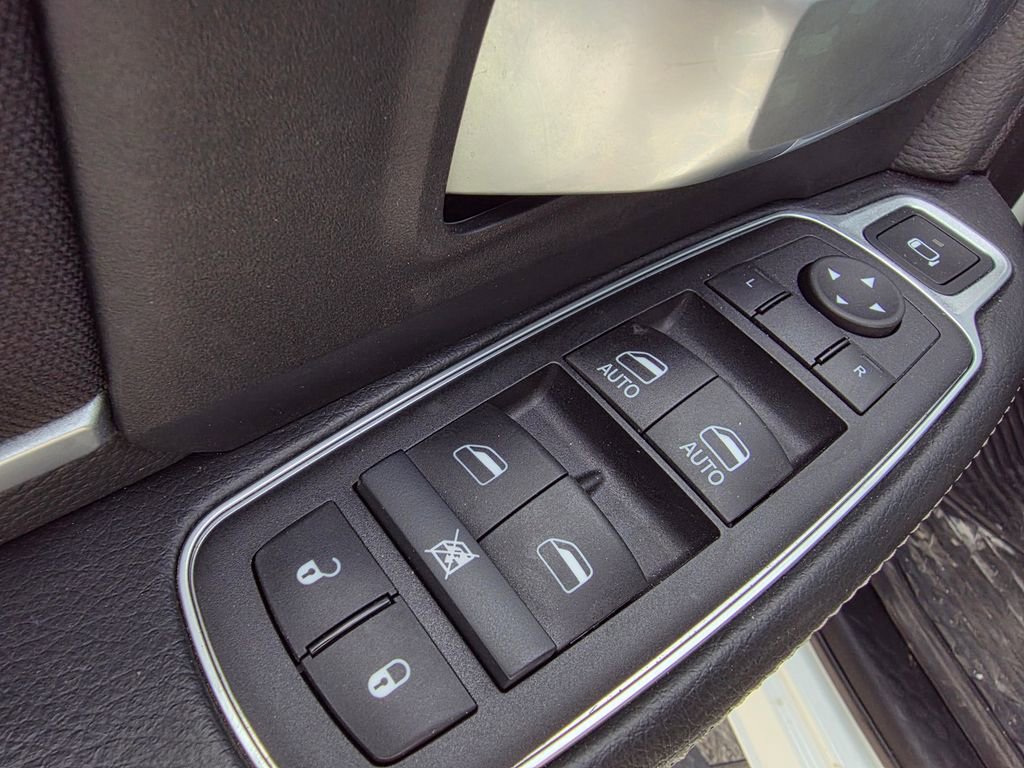 Used 2024 RAM 3500 SLT w/ Quick Order Package 2YG SLT AWD/4WD image 11