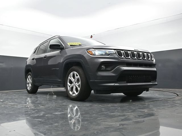 Used 2024 Jeep Compass Latitude AWD/4WD image 38